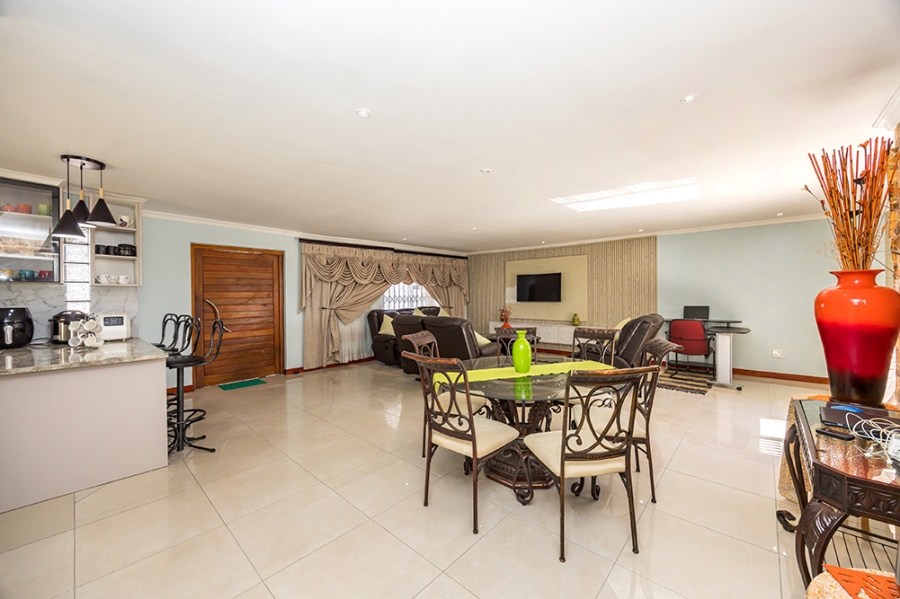 3 Bedroom Property for Sale in Table View Western Cape
